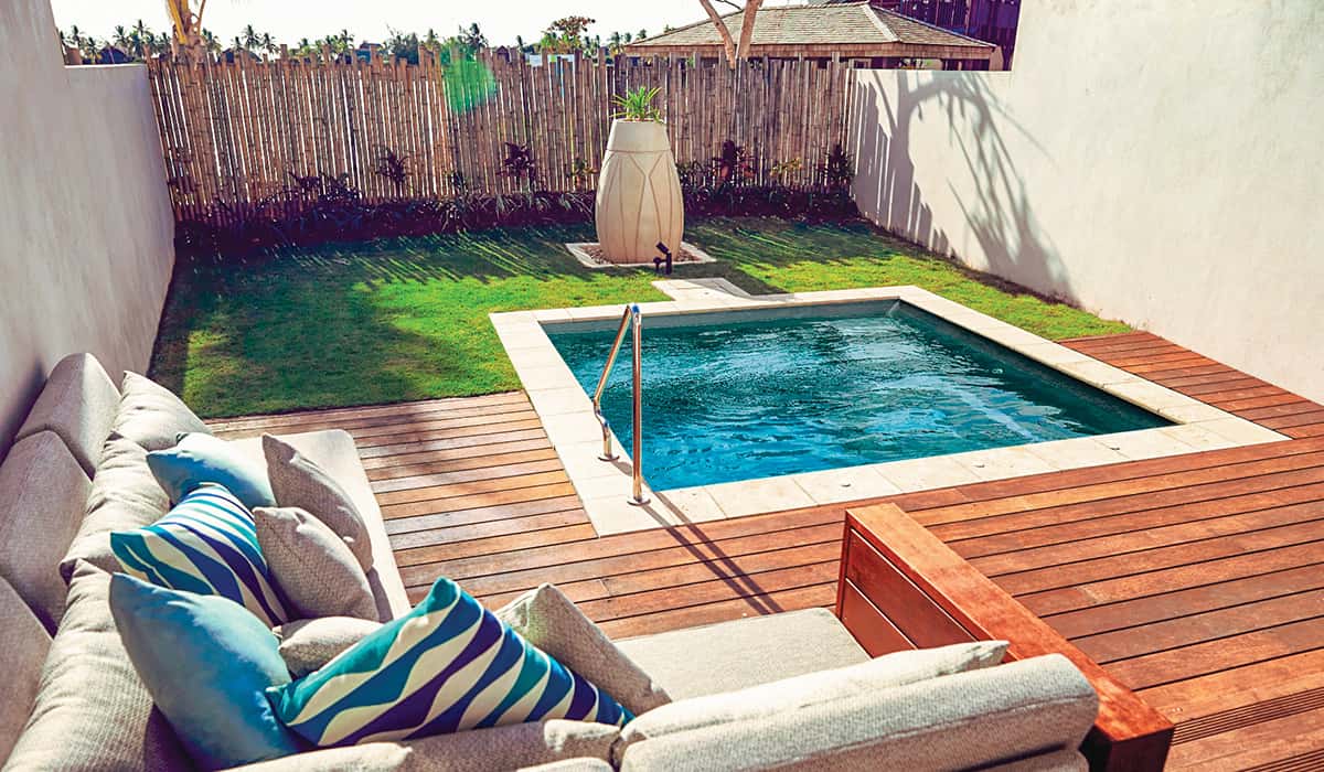 cocktail pool